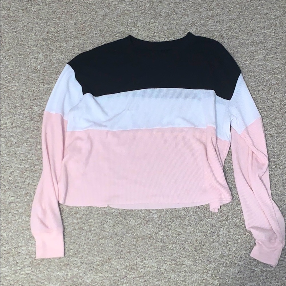 hollister black white and pink XS cropped tee